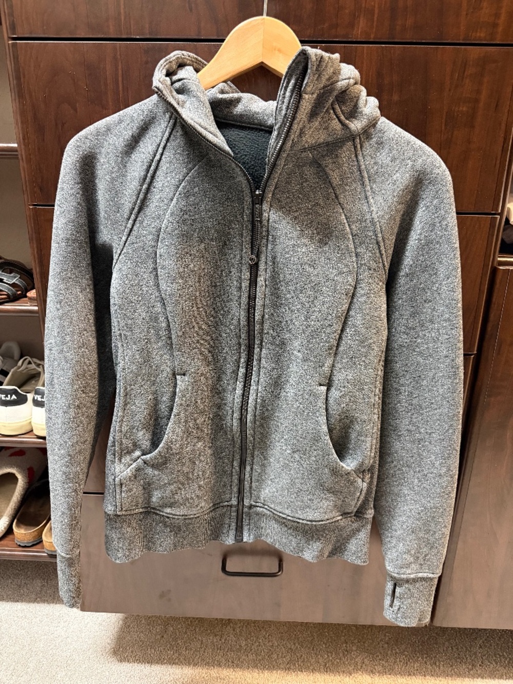 Lululemon Scuba Zip up Jacket. Size 6, Like New - smoke free home.